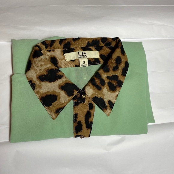 Silk Blend Leopard trim Top Size S 🔥 - Picture 6 of 7